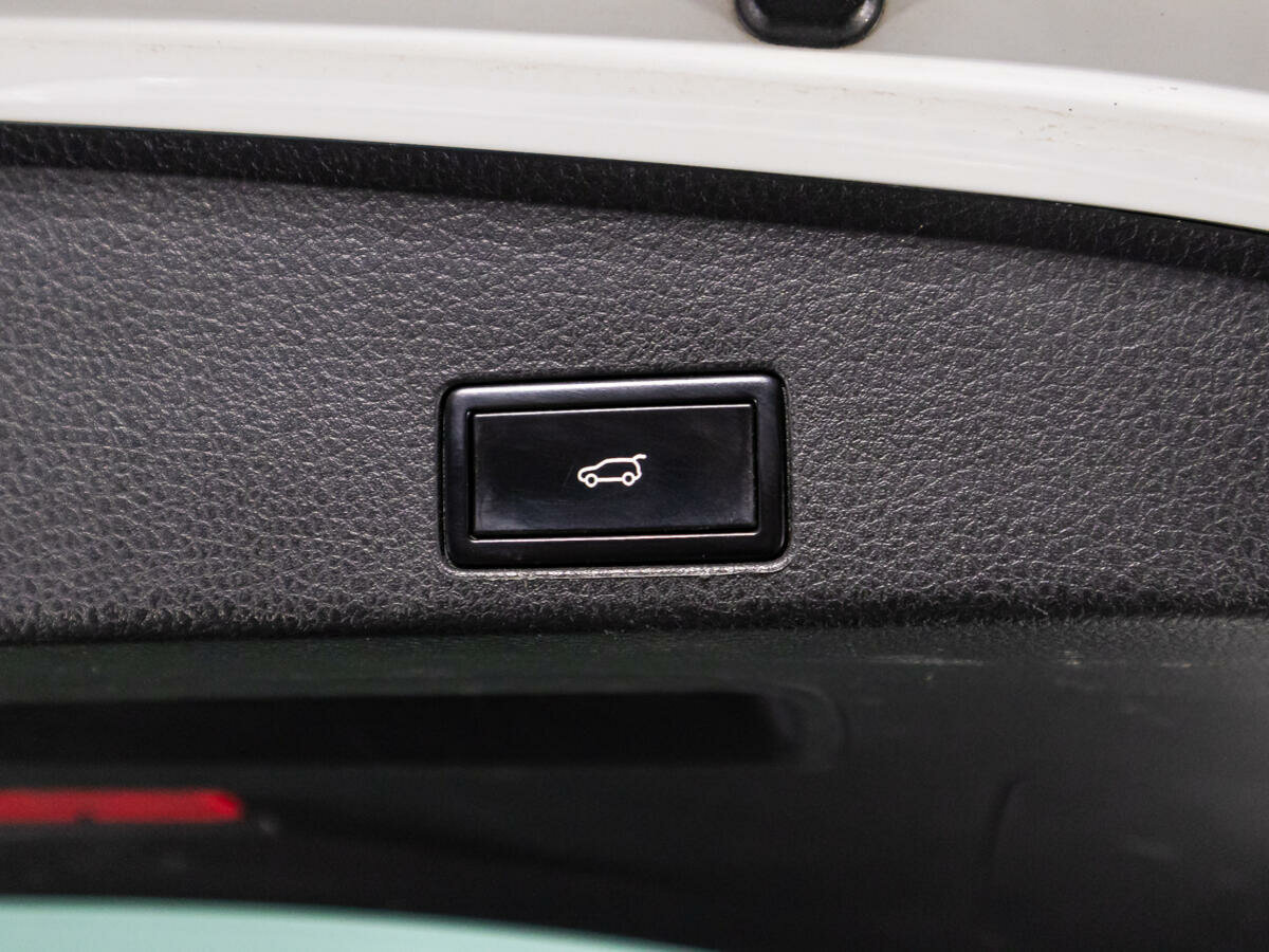 Volkswagen Touareg, 2013