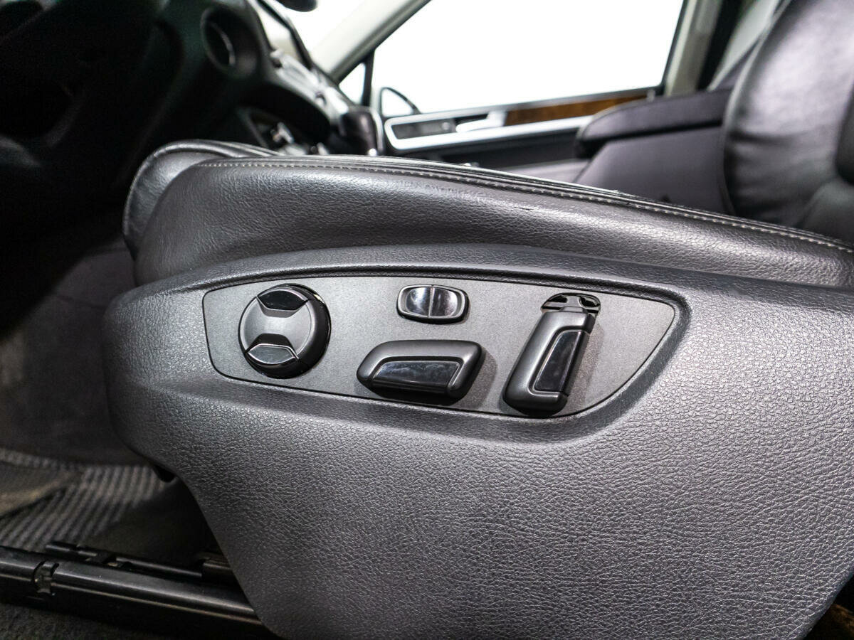 Volkswagen Touareg, 2013