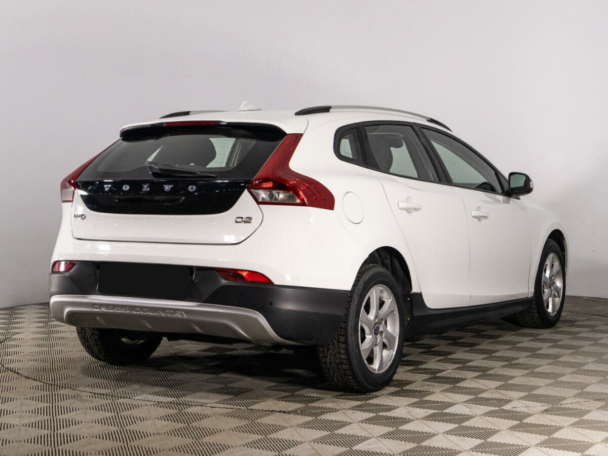 Volvo V40 Cross Country, 2013