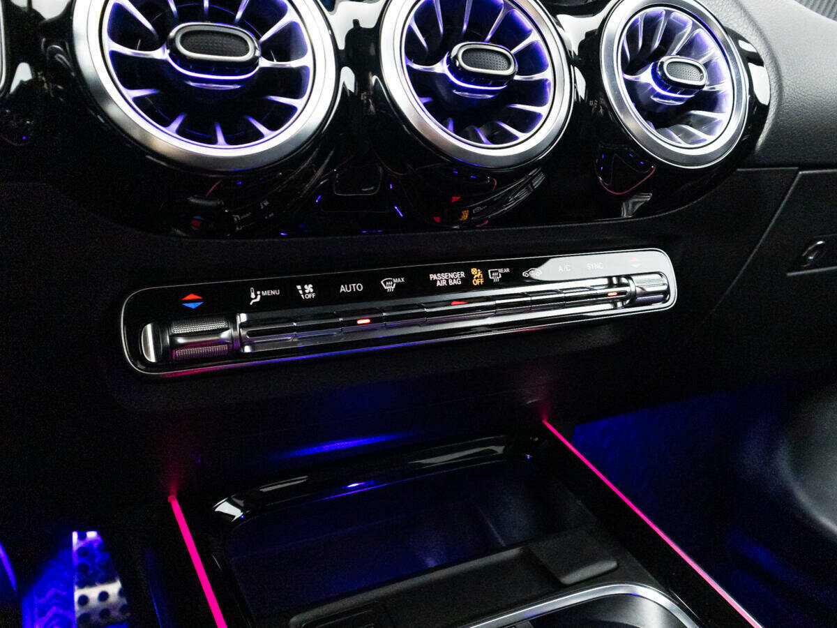 Mercedes-Benz GLA 250, 2021