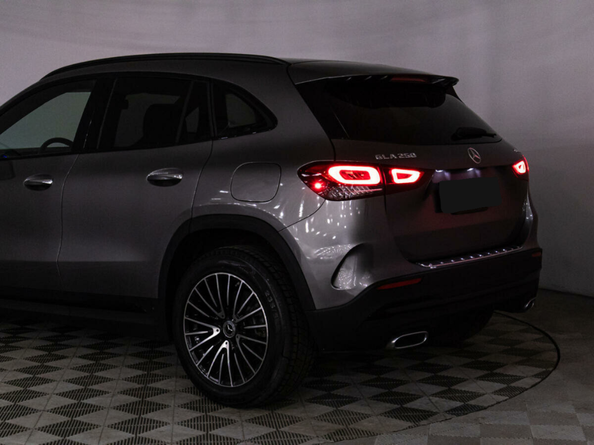 Mercedes-Benz GLA 250, 2021