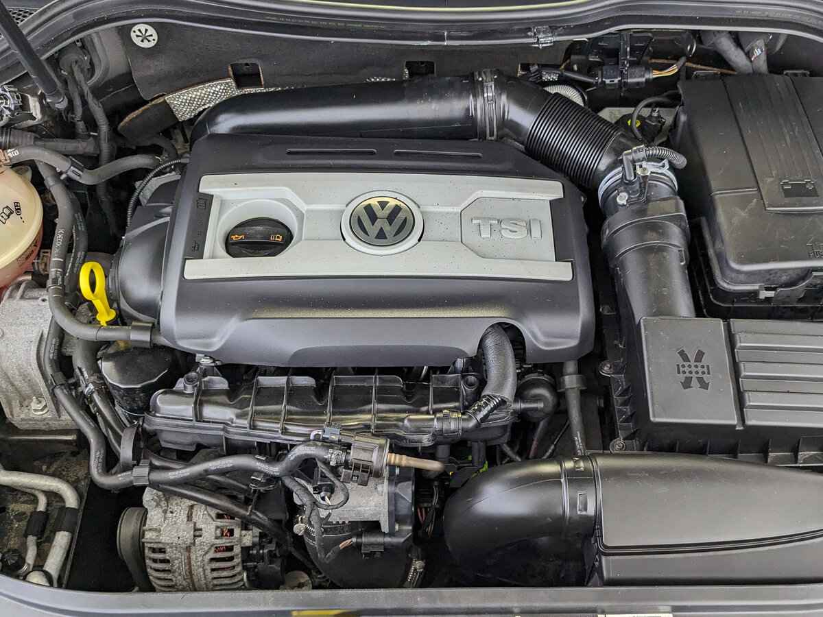 Volkswagen Passat CC, 2013