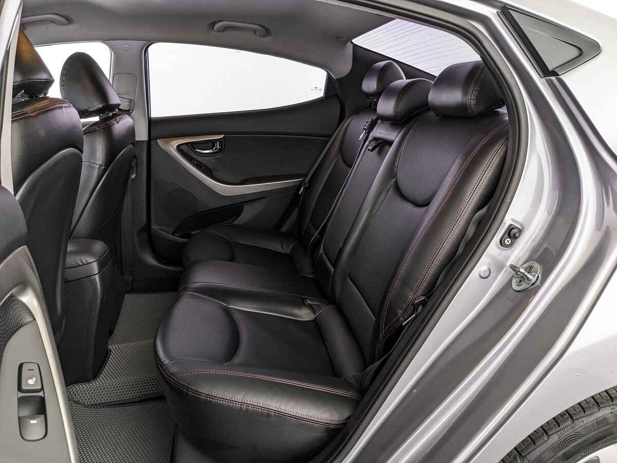 Hyundai Avante, 2012