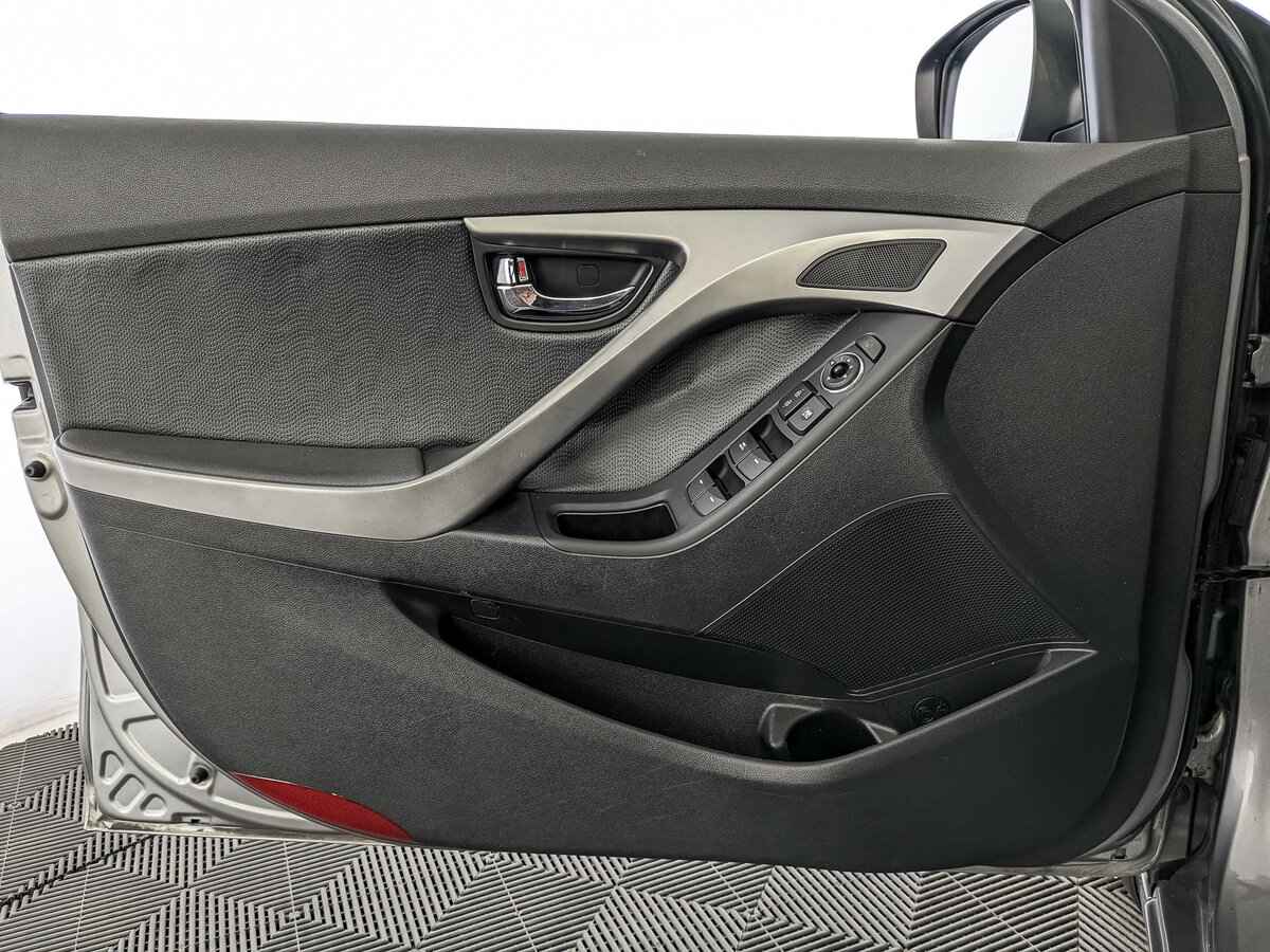 Hyundai Avante, 2012