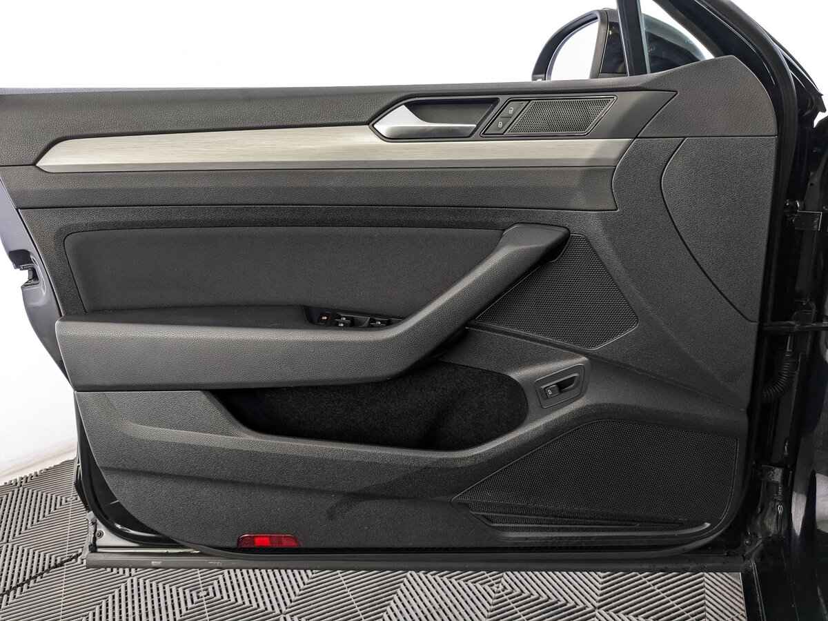 Volkswagen Passat, 2016