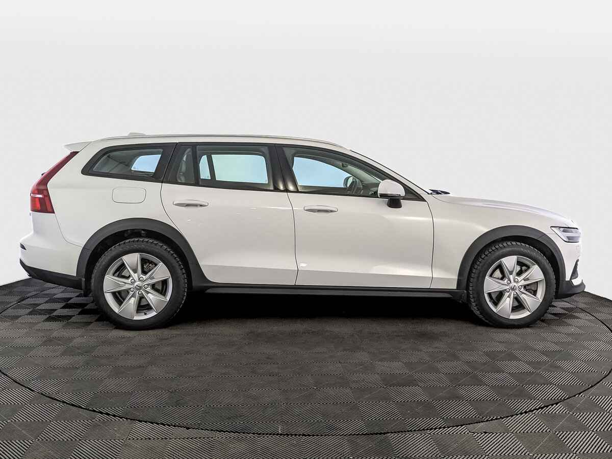 Volvo V60 Cross Country, 2021