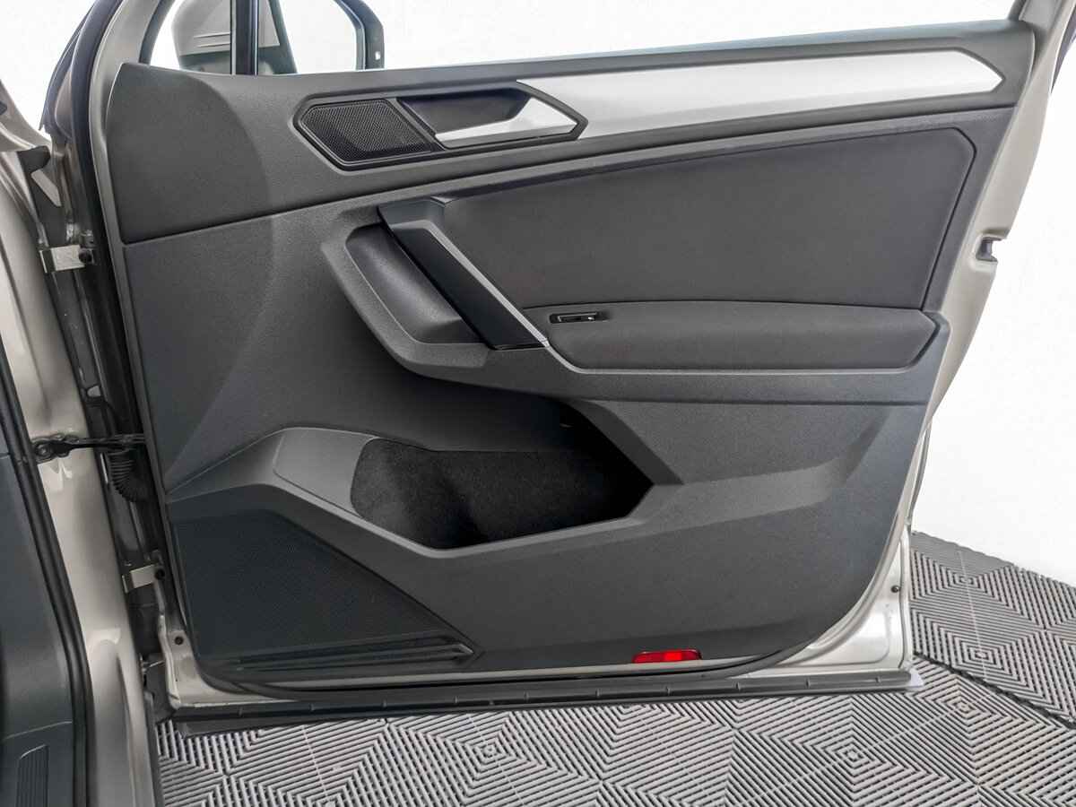 Volkswagen Tiguan, 2020