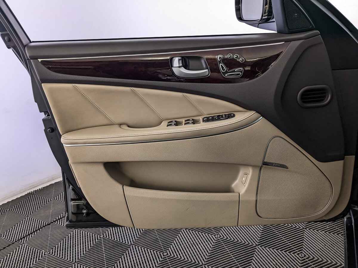 Hyundai Equus, 2012