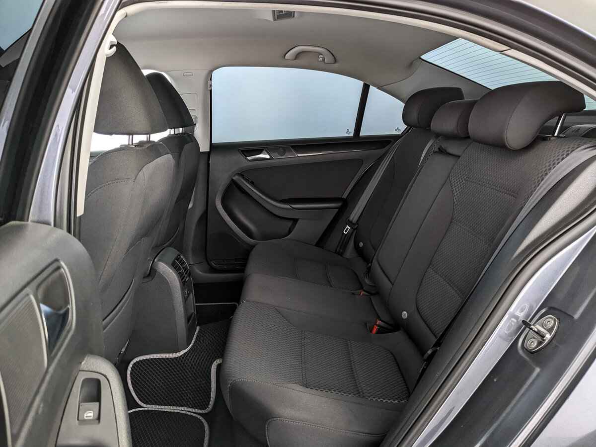 Volkswagen Jetta, 2012