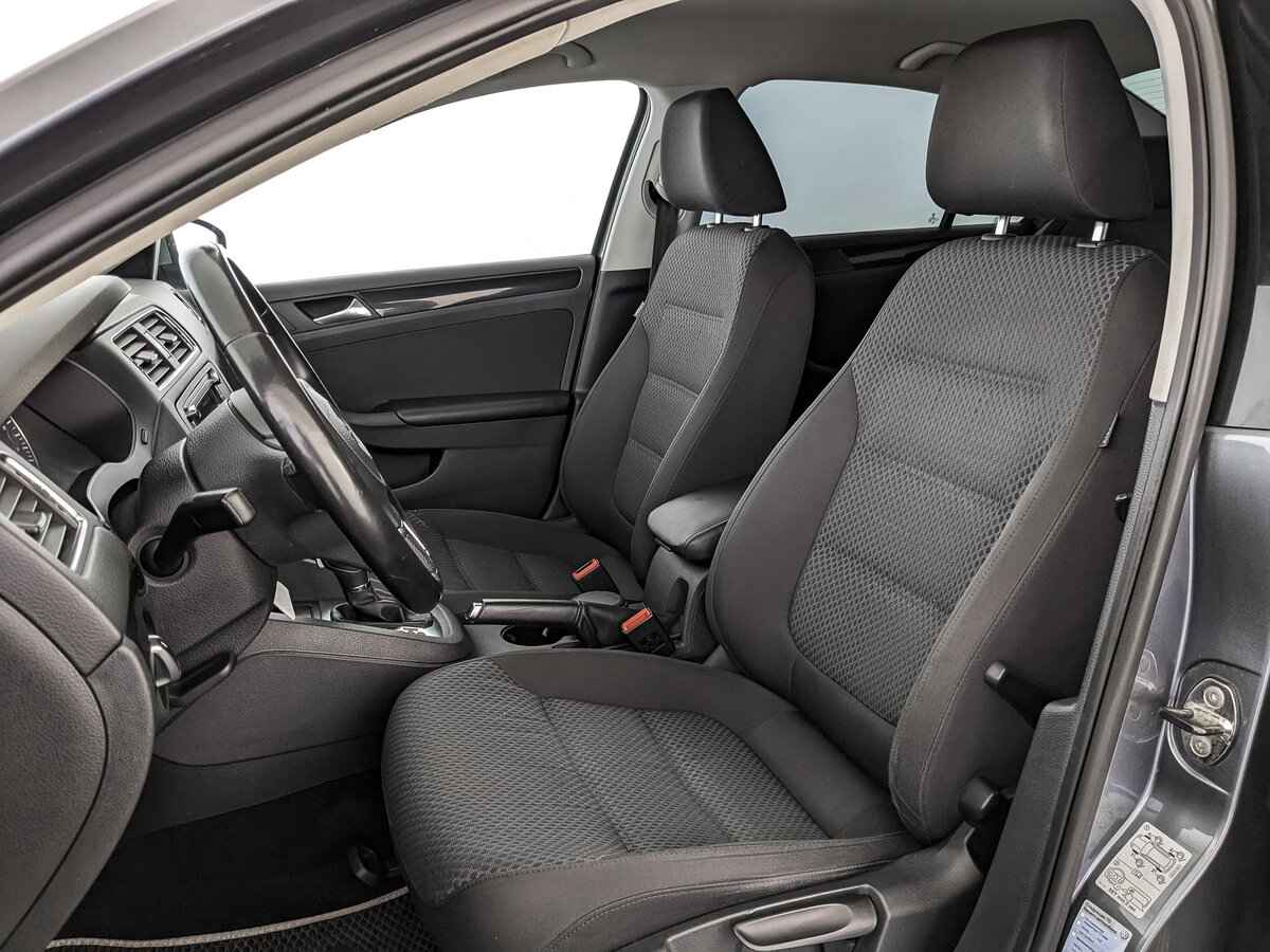 Volkswagen Jetta, 2012