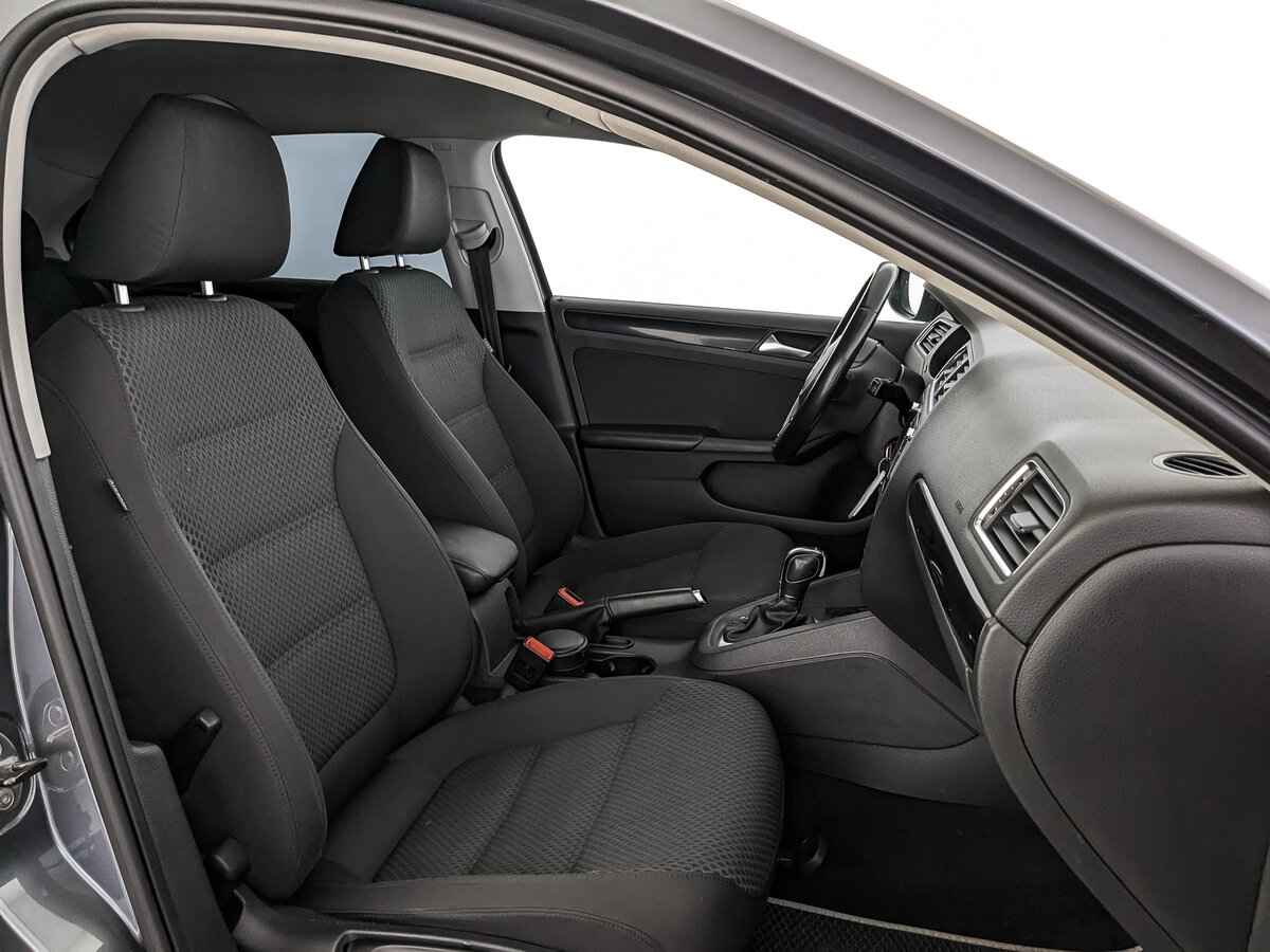 Volkswagen Jetta, 2012