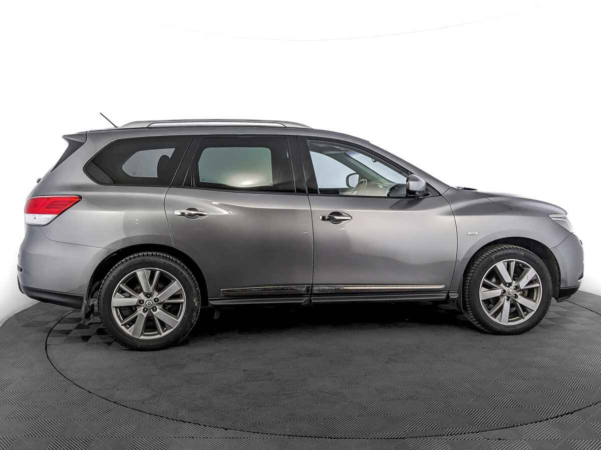 Nissan Pathfinder, 2015