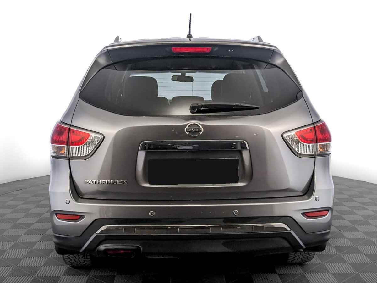 Nissan Pathfinder, 2015