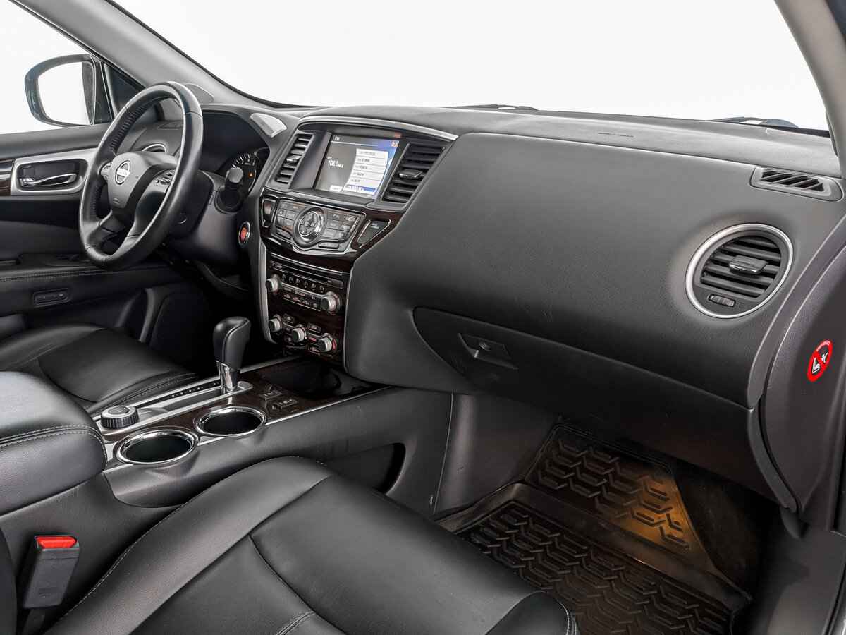 Nissan Pathfinder, 2015