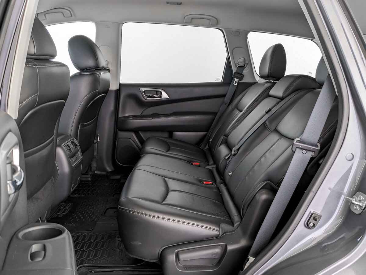 Nissan Pathfinder, 2015