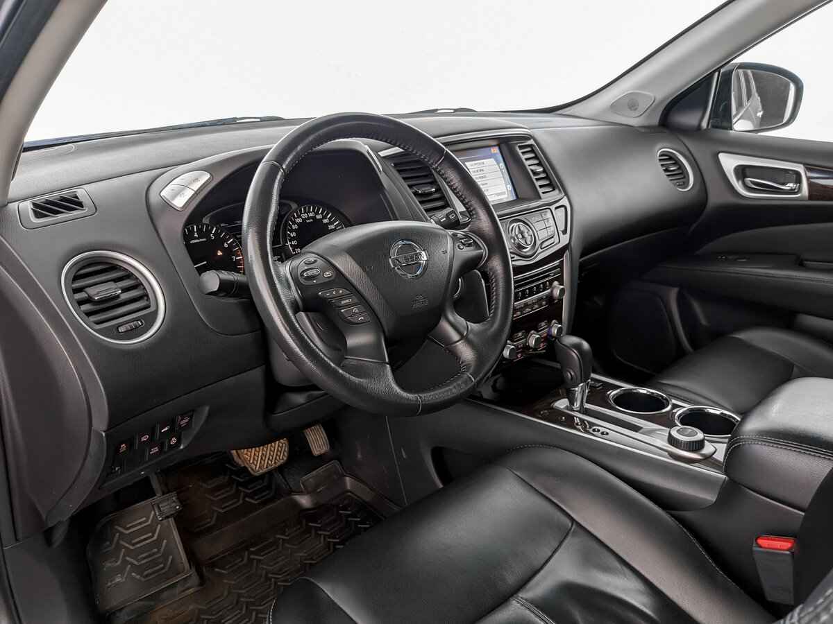 Nissan Pathfinder, 2015