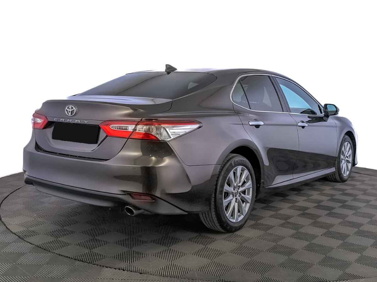 Toyota Camry, 2018