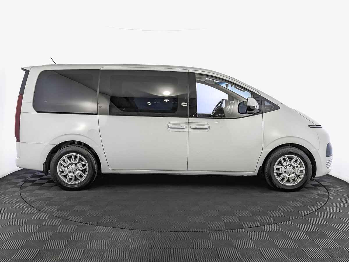 Hyundai Staria, 2022