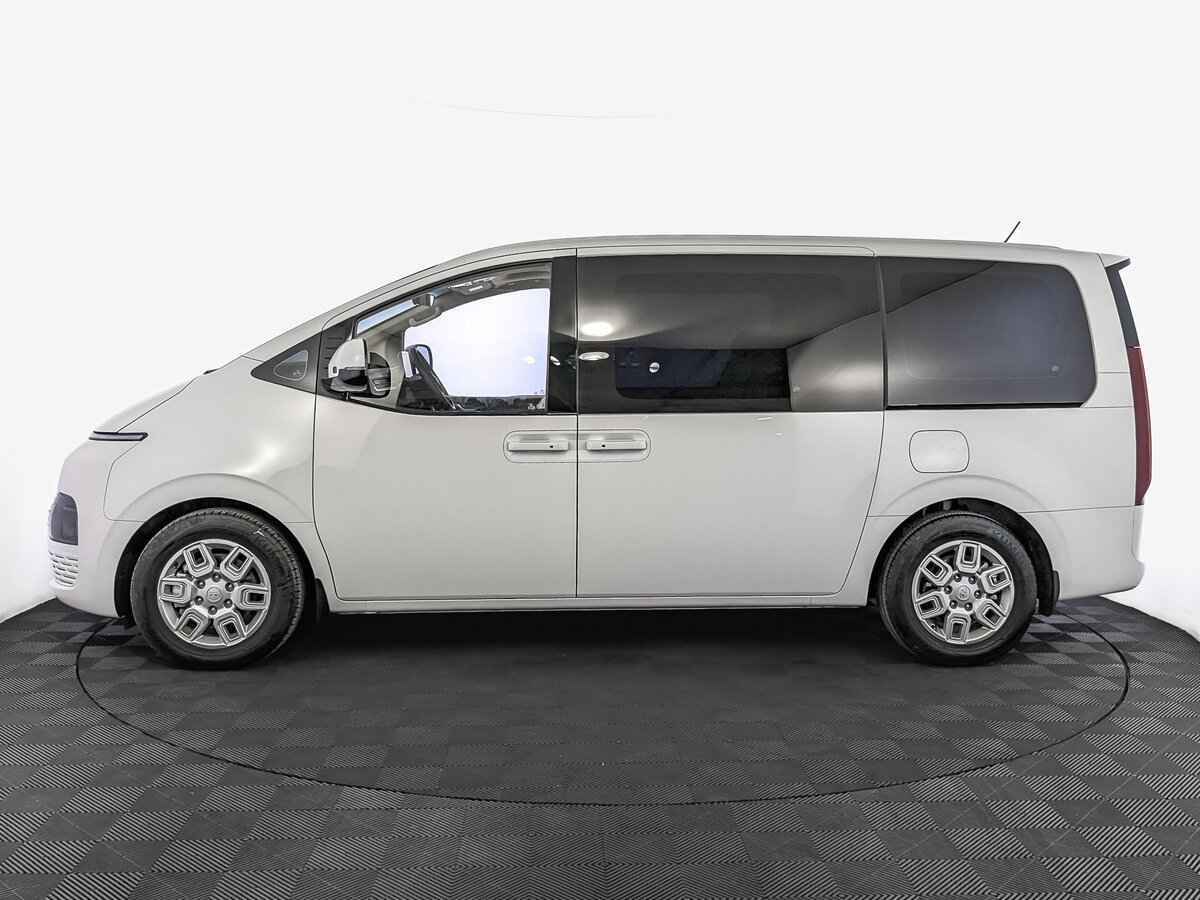 Hyundai Staria, 2022