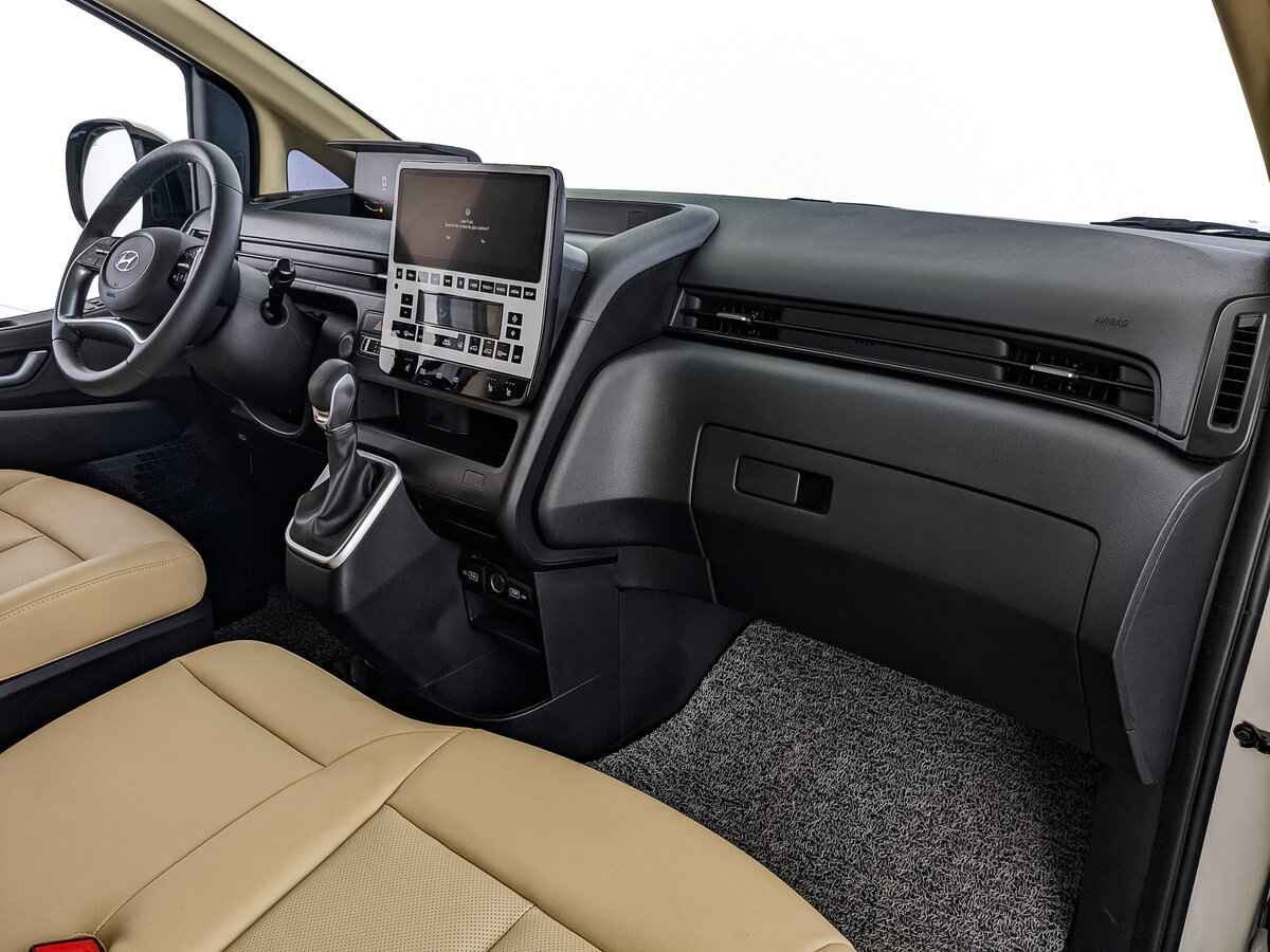 Hyundai Staria, 2022