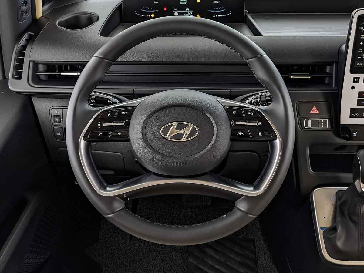 Hyundai Staria, 2022