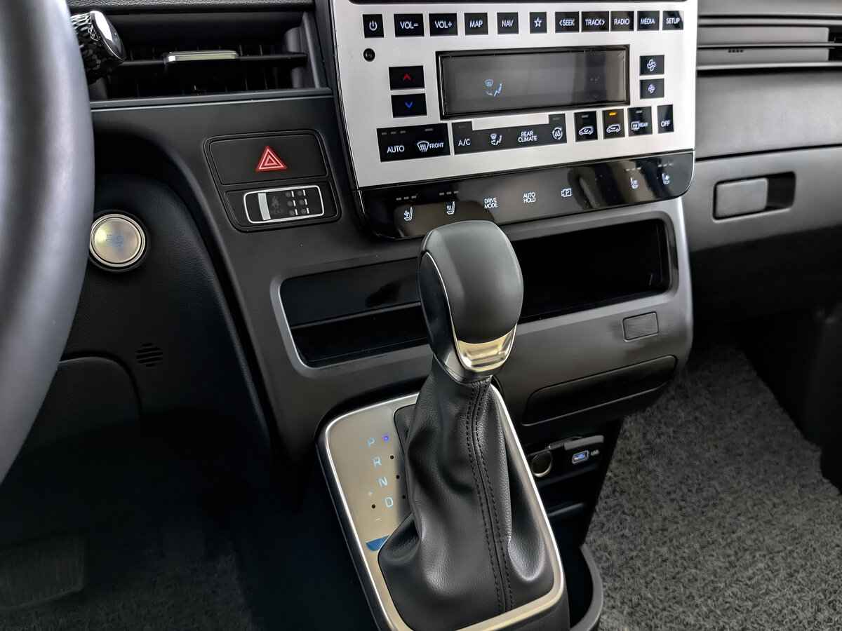 Hyundai Staria, 2022