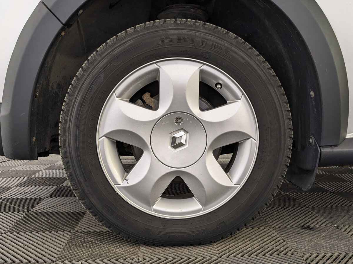 Renault Sandero, 2013