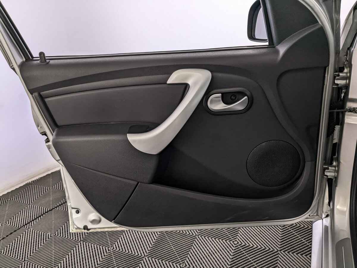 Renault Sandero, 2013