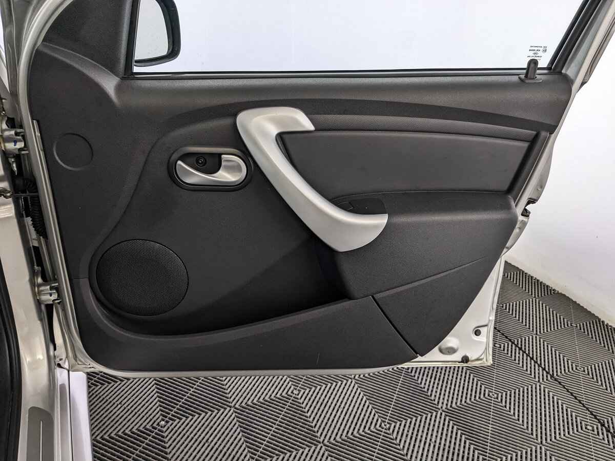 Renault Sandero, 2013