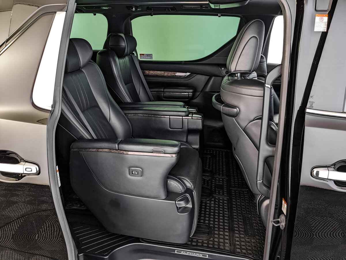 Toyota Alphard, 2019