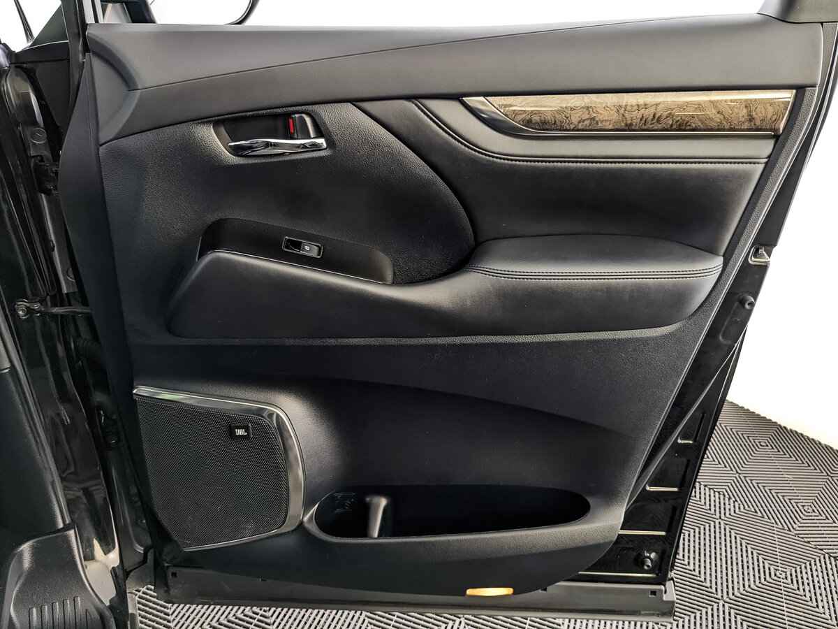 Toyota Alphard, 2019