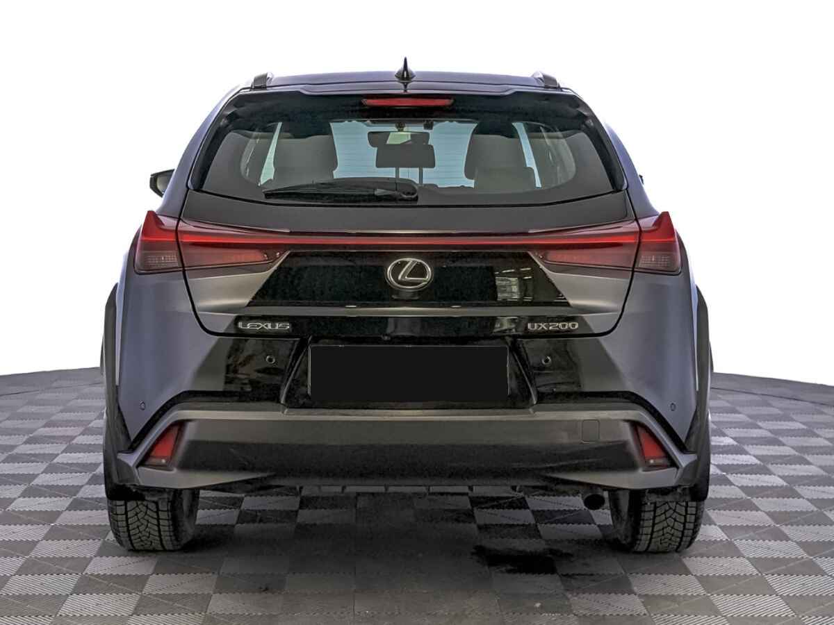 Lexus UX 200, 2020