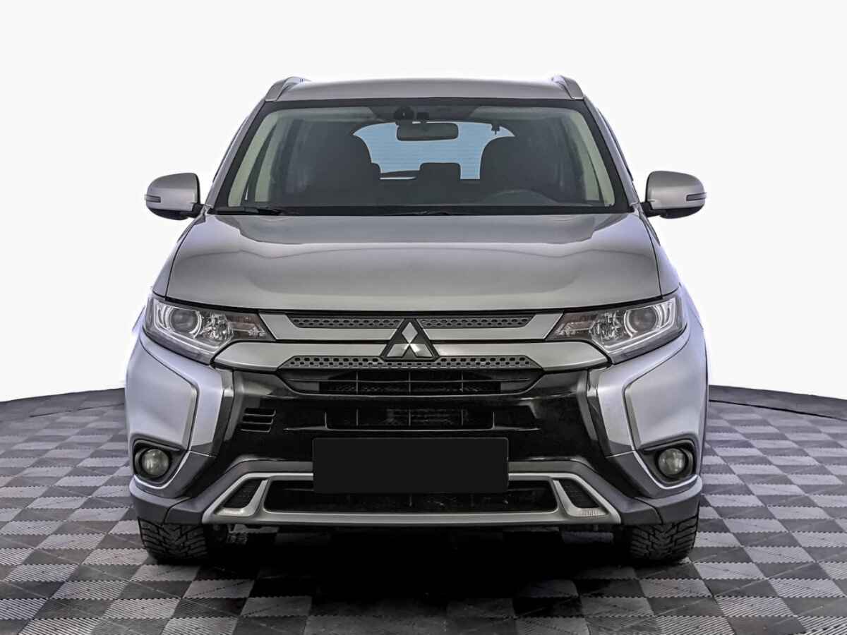 Mitsubishi Outlander, 2020