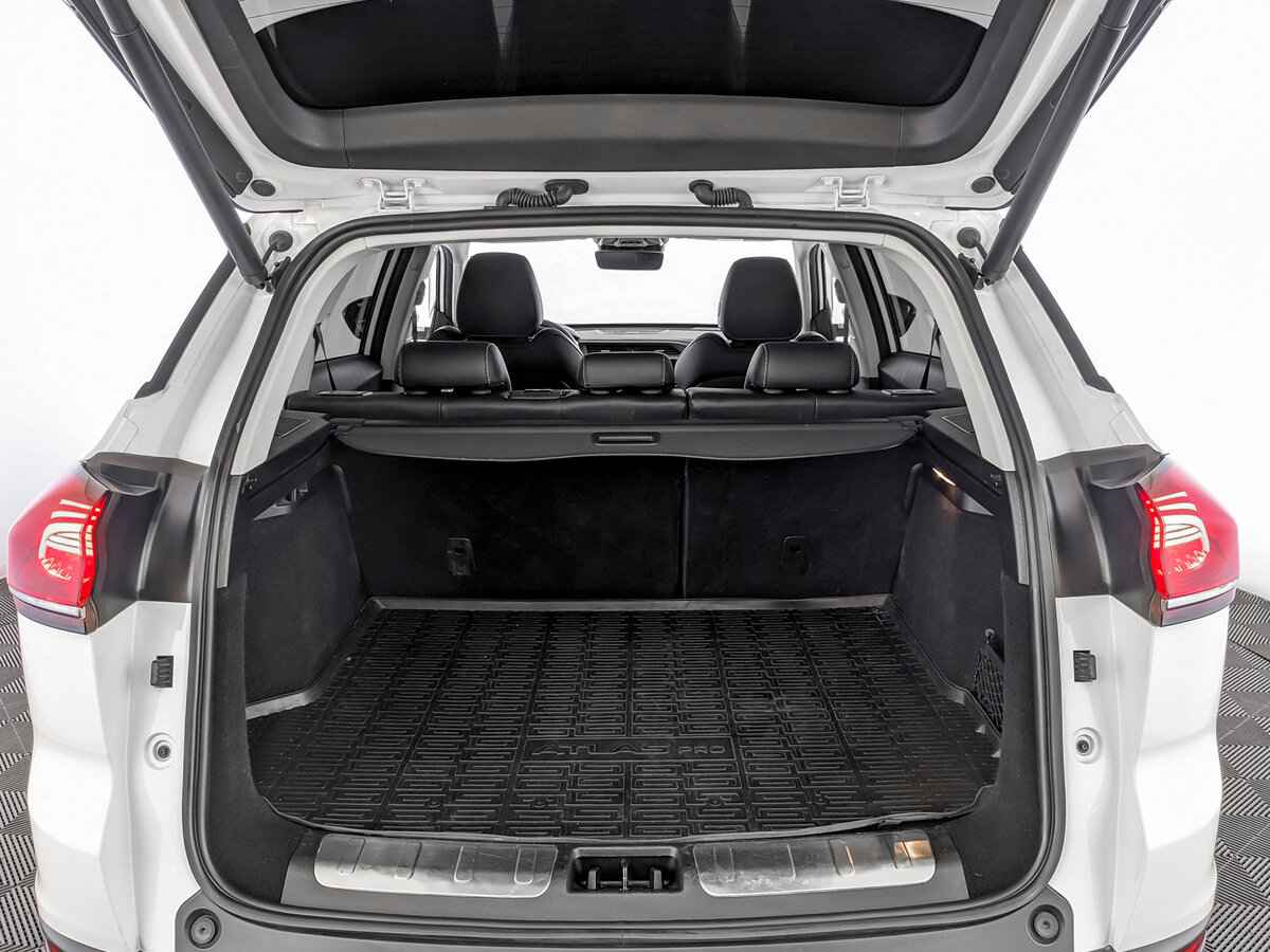 Geely Atlas Pro, 2022