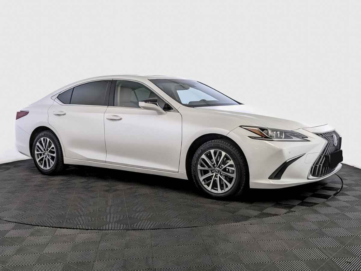 Lexus ES 200, 2022