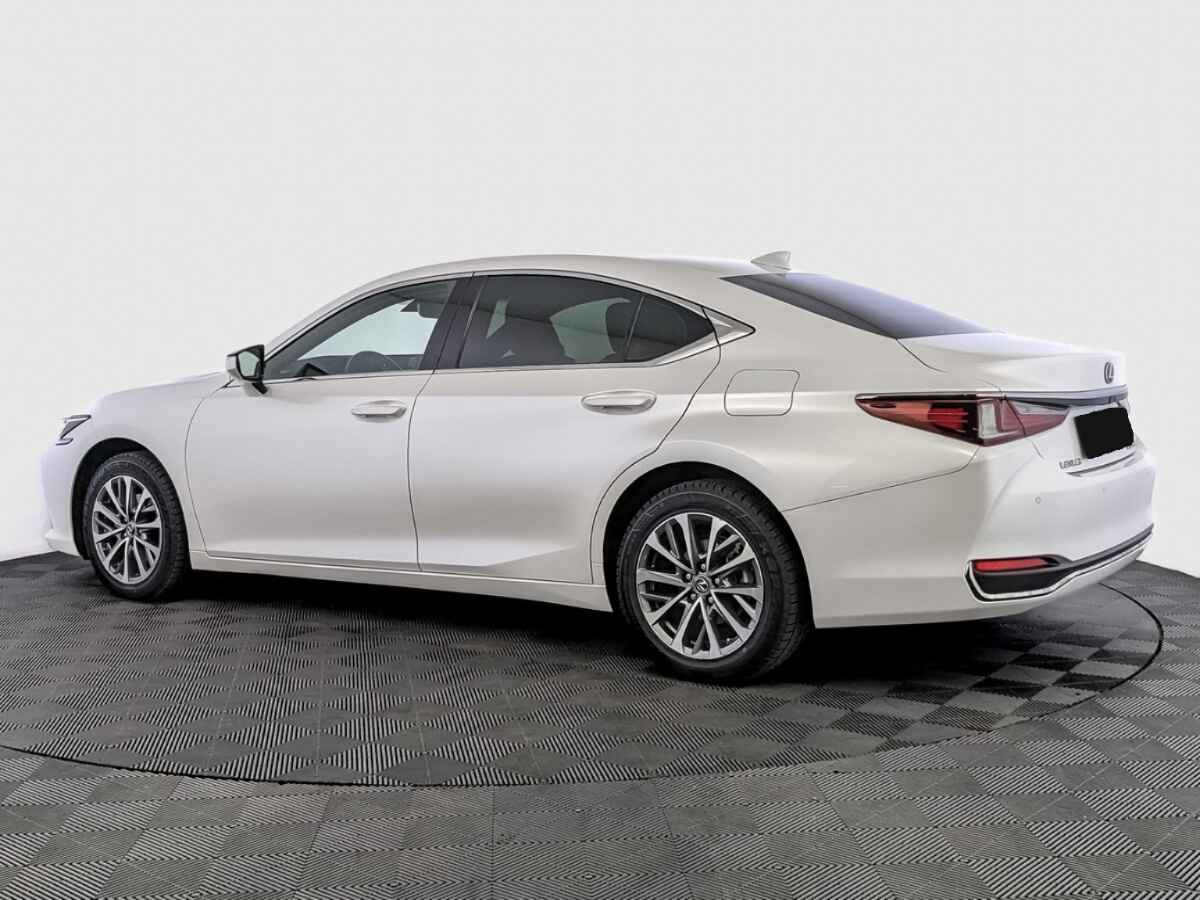 Lexus ES 200, 2022