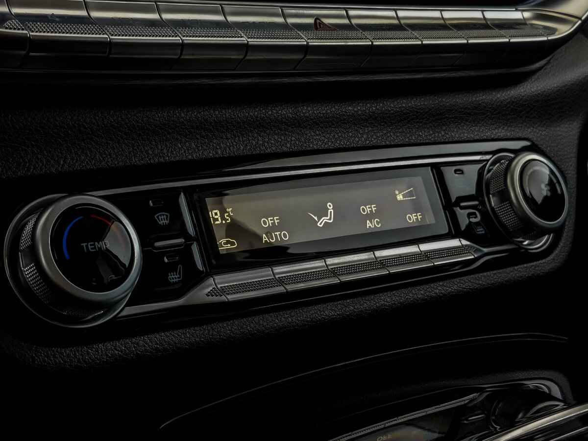 FAW Bestune T77, 2022