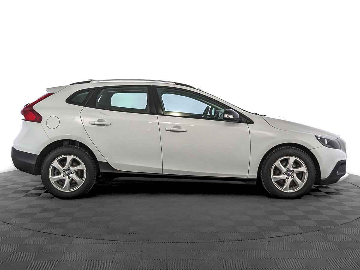Volvo V40 Cross Country, 2014