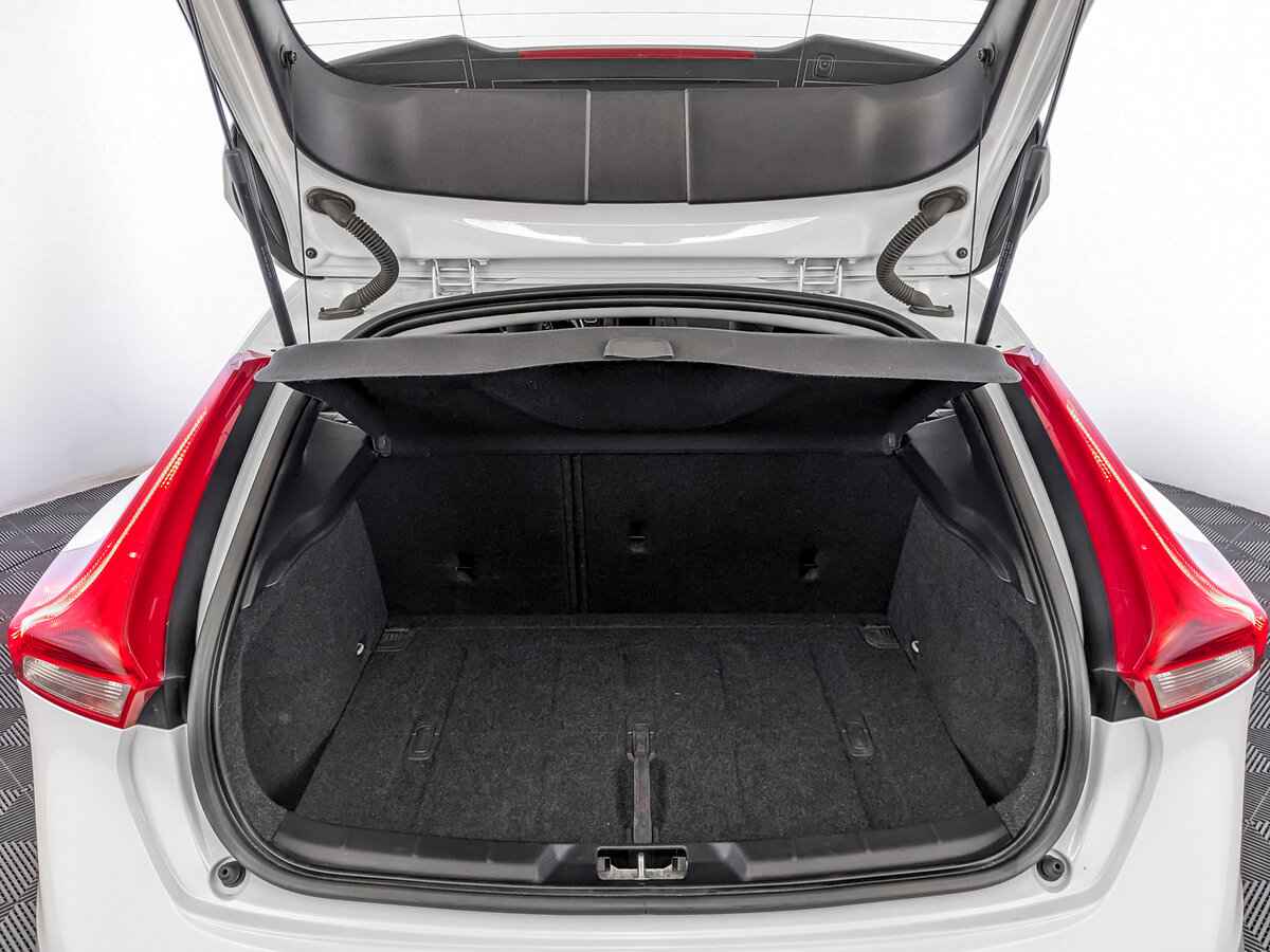 Volvo V40 Cross Country, 2014