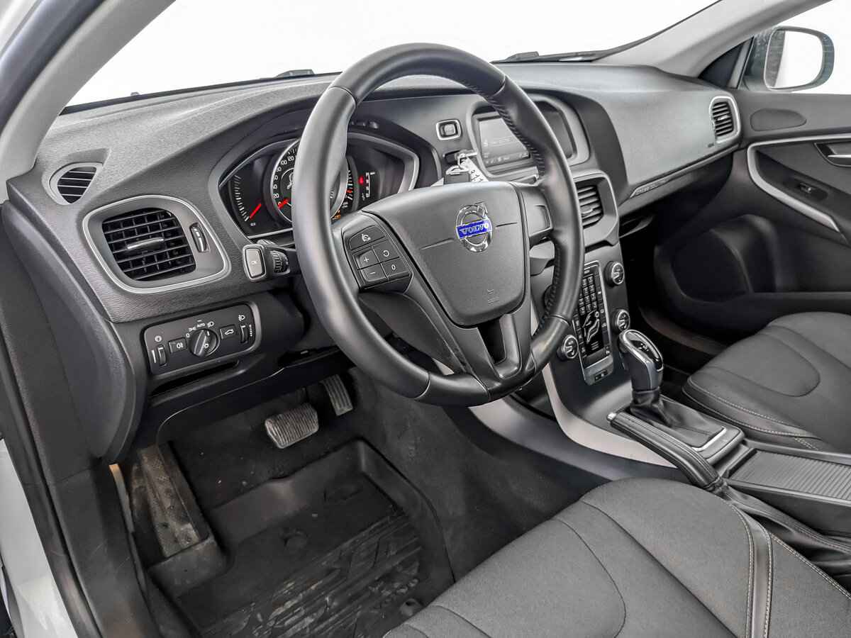Volvo V40 Cross Country, 2014
