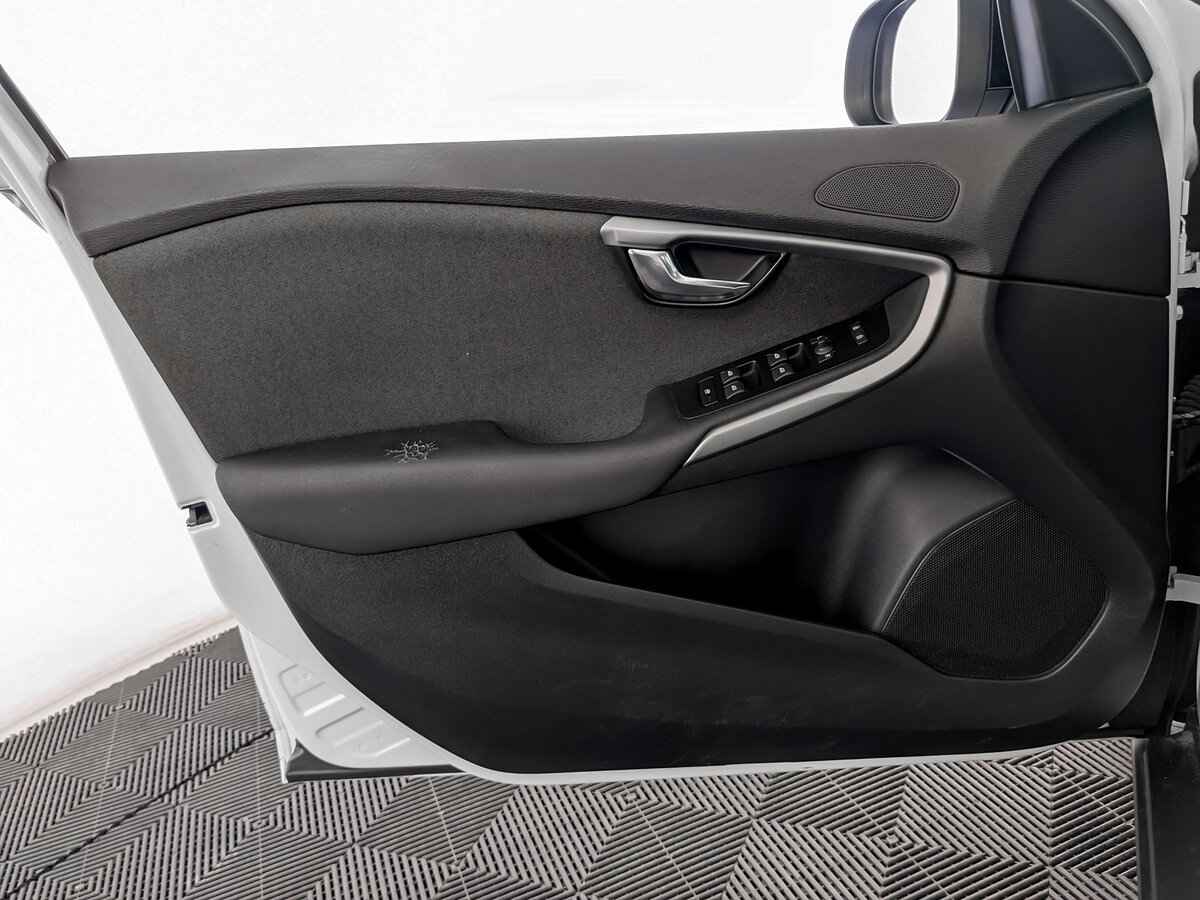 Volvo V40 Cross Country, 2014