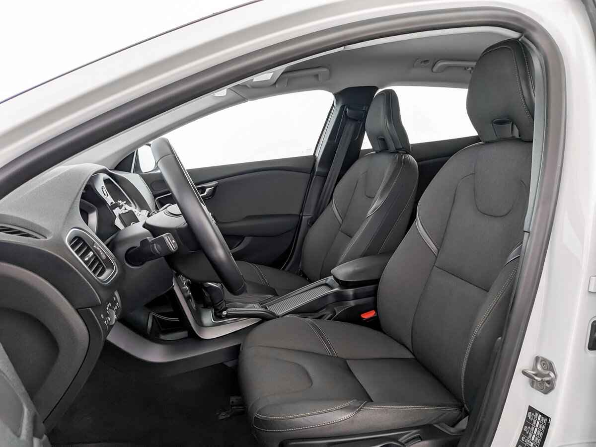 Volvo V40 Cross Country, 2014