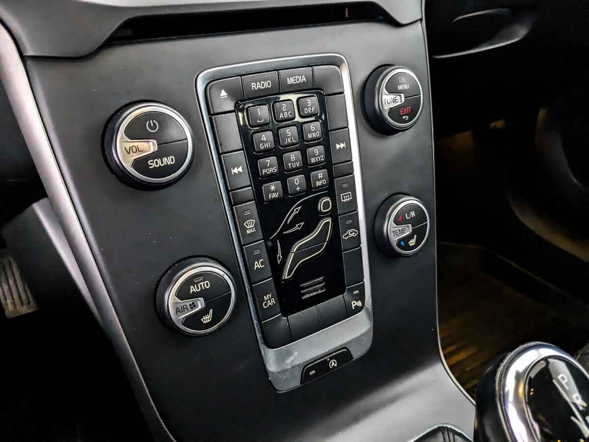 Volvo V40 Cross Country, 2014