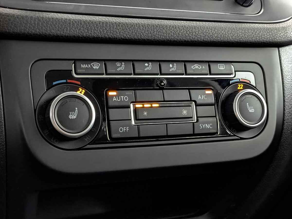 Volkswagen Tiguan, 2015