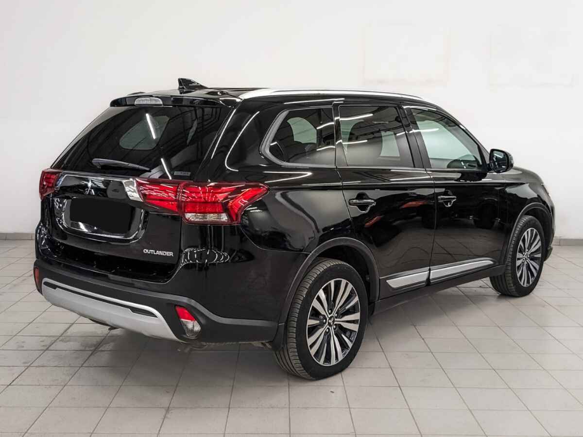 Mitsubishi Outlander, 2020