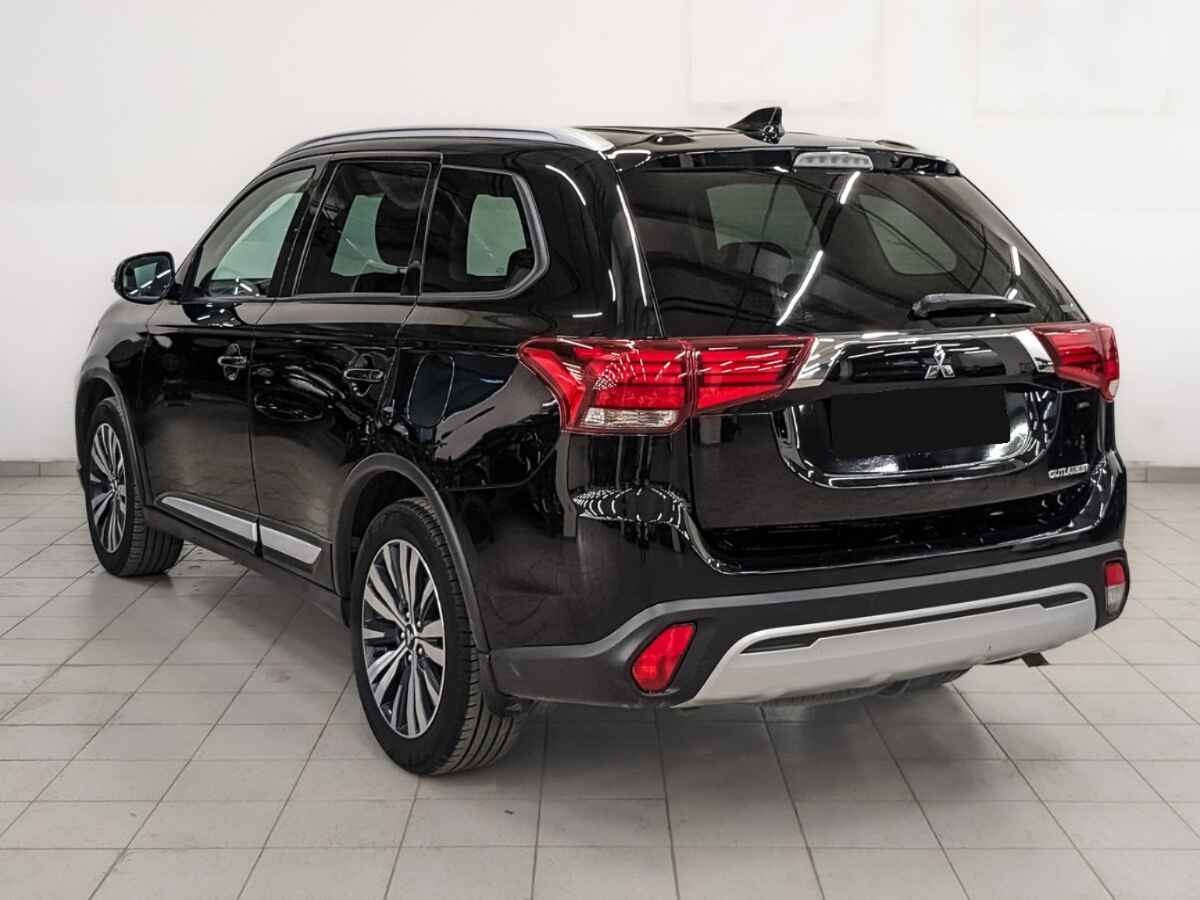 Mitsubishi Outlander, 2020