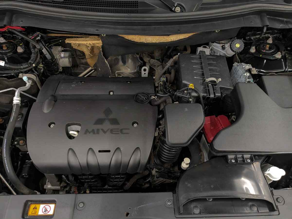 Mitsubishi Outlander, 2020