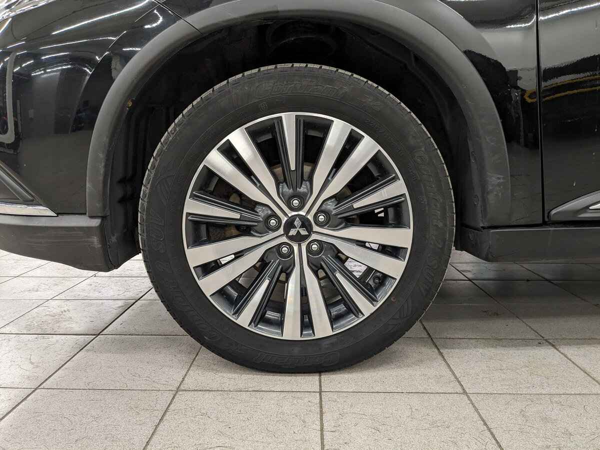 Mitsubishi Outlander, 2020