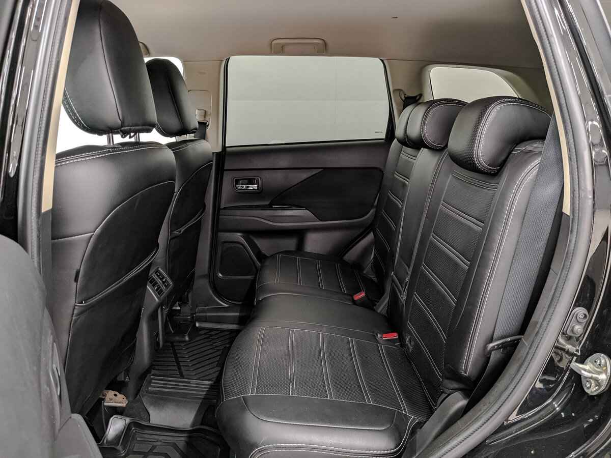 Mitsubishi Outlander, 2020