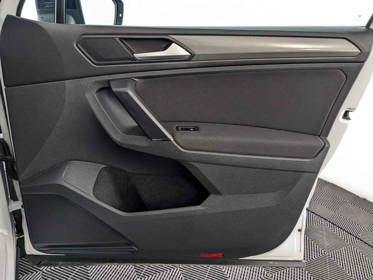 Volkswagen Tiguan, 2020